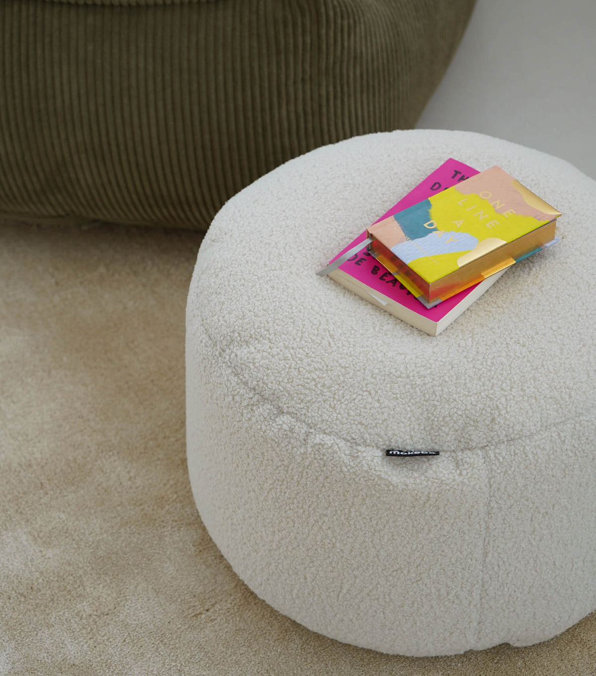 mokebo® 'Mochi' Bouclé Pouf Sitzhocker Fußhocker Beistelltisch