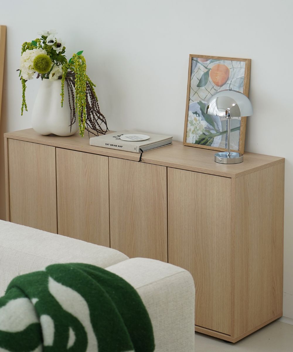 Sideboard mit vier Türen in heller Eiche